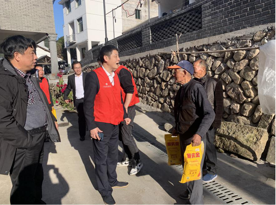 桐庐送温暖1.png
